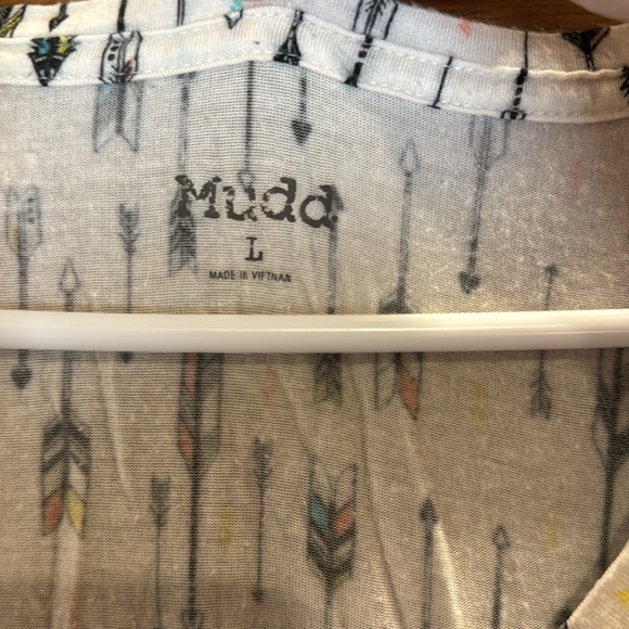 Mudd t-shirt with arrows pattern, L - Picture 3 of 4